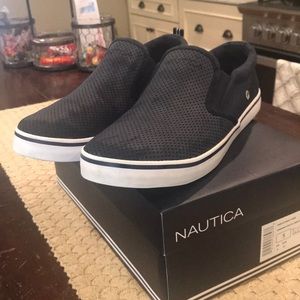 NEW IN BOX NAUTICA TWIN GORE SLIPON SNEAKERS